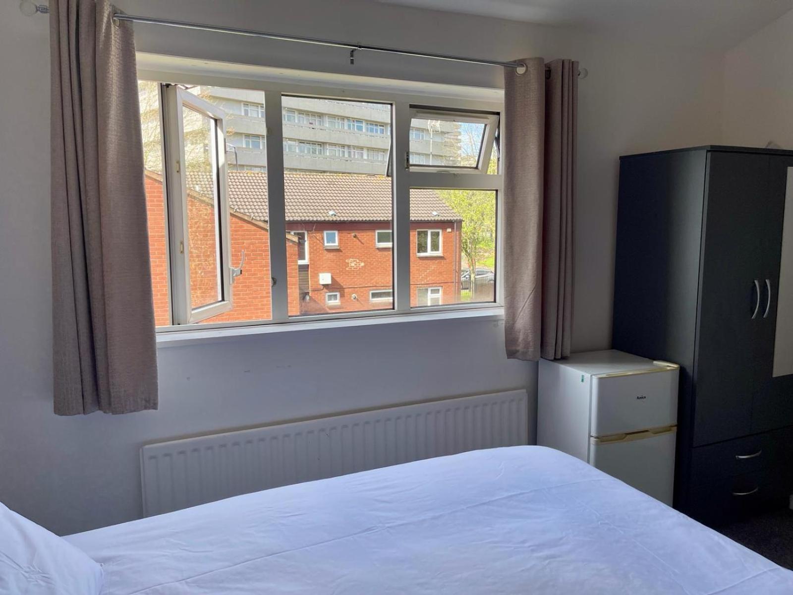 Homestays-Close To Coventry City And University I Free Parking I Wi-Fi Exterior photo