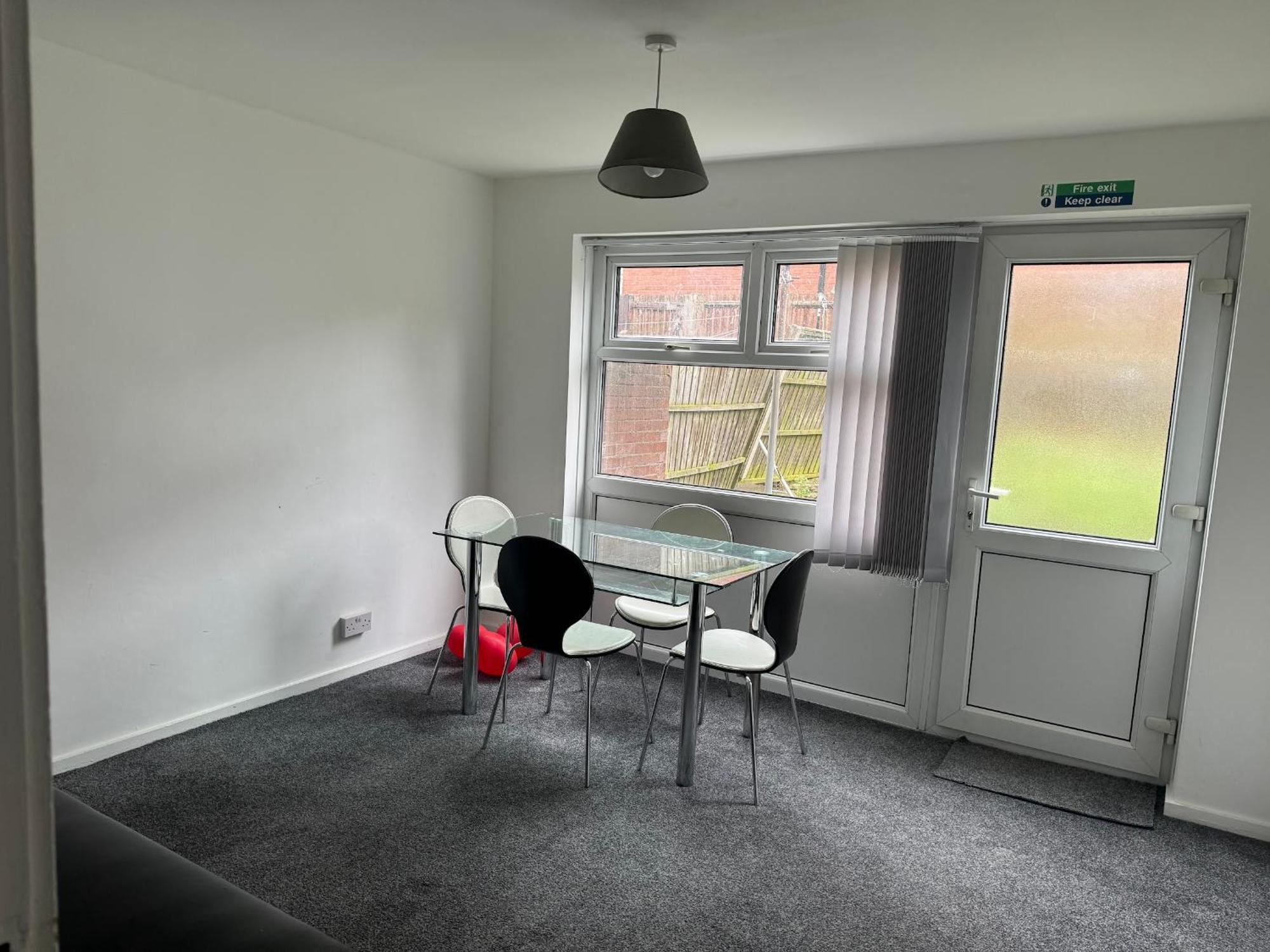 Homestays-Close To Coventry City And University I Free Parking I Wi-Fi Exterior photo